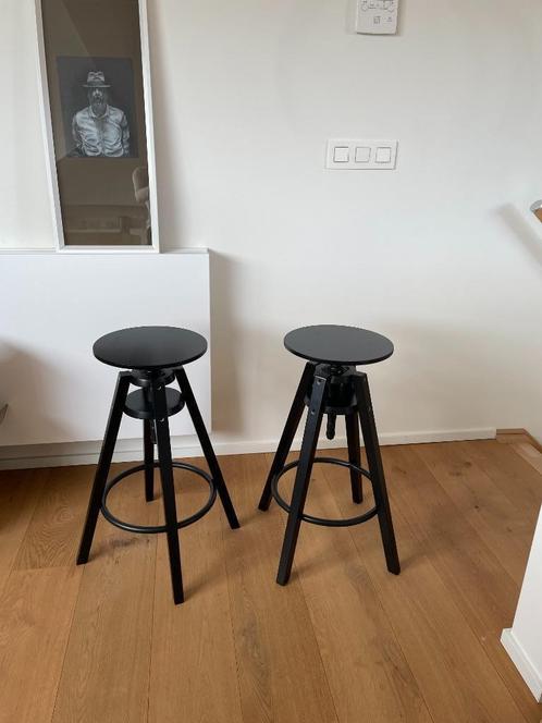 IKEA DALFRED Barkruk, zwart, 63-74 cm, Huis en Inrichting, Barkrukken, Zo goed als nieuw, 60 tot 90 cm, 2 krukken, In hoogte verstelbaar
