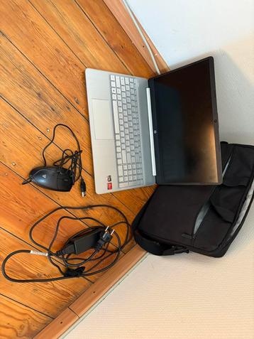 Ordinateur portable HP 15s – TRÈS BON ÉTAT  beschikbaar voor biedingen