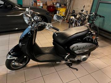 Aprilia scooter- Zwart van 2010  beschikbaar voor biedingen