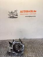 VERSNELLINGSBAK Dacia Sandero II (01-2012/12-2018) (JH3372), Gebruikt, Dacia