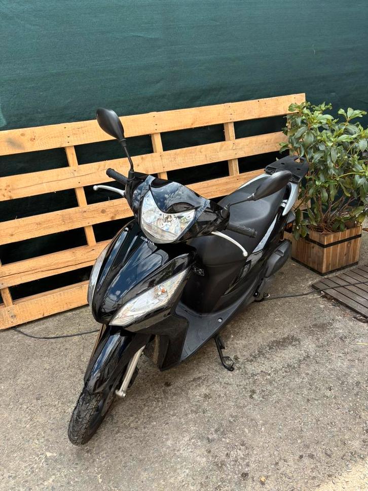 Scooter Honda Vision 50 – 1ère main – 8 000 km – Bon état, Fietsen en Brommers, Scooters | Yamaha, Zo goed als nieuw, Overige modellen