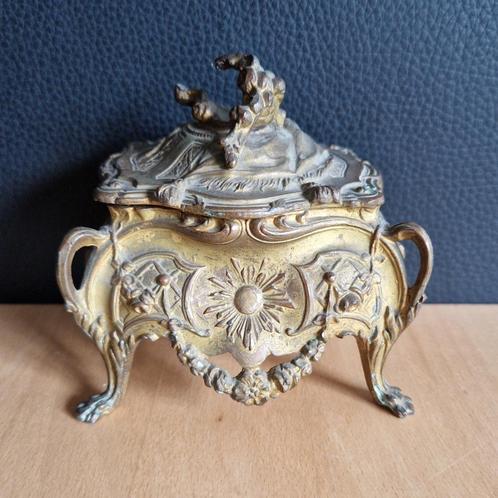 Boîte à bijoux ancienne en épelé doré Napoléon Ier fin 1900, Antiquités & Art, Curiosités & Brocante, Enlèvement ou Envoi