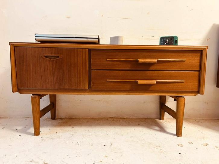 Retro/Vintage Scandinavisch lowboard, Huis en Inrichting, Kasten | Ladekasten, Zo goed als nieuw, Ophalen