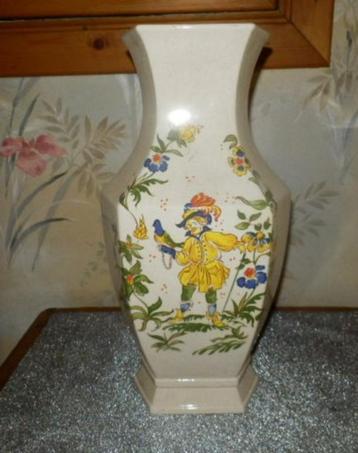 (31) -vase beige beschikbaar voor biedingen