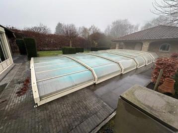 ZWEMBAD OVERKAPPING beschikbaar voor biedingen