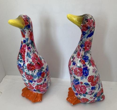 SPAARPOT EEND RIJK GEDECOREERD MET BLOEMEN 17,5 CM NIEUW, Verzamelen, Spaarpotten, Nieuw, Dier, Steen, Aardewerk of Keramiek, Ophalen of Verzenden