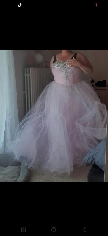 Belle robe rose, Enlèvement, Comme neuf