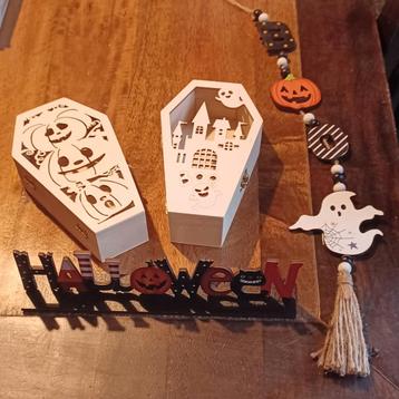 Halloween decoratie in hout, 4 stuks beschikbaar voor biedingen