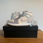 Air Jordan 1 mid SE Coconut Milk | maat 45.5, Sneakers, Ophalen of Verzenden, Bruin, Zo goed als nieuw