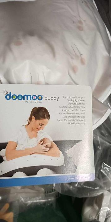 Doomoo borstvoedingskussen/buddy beschikbaar voor biedingen