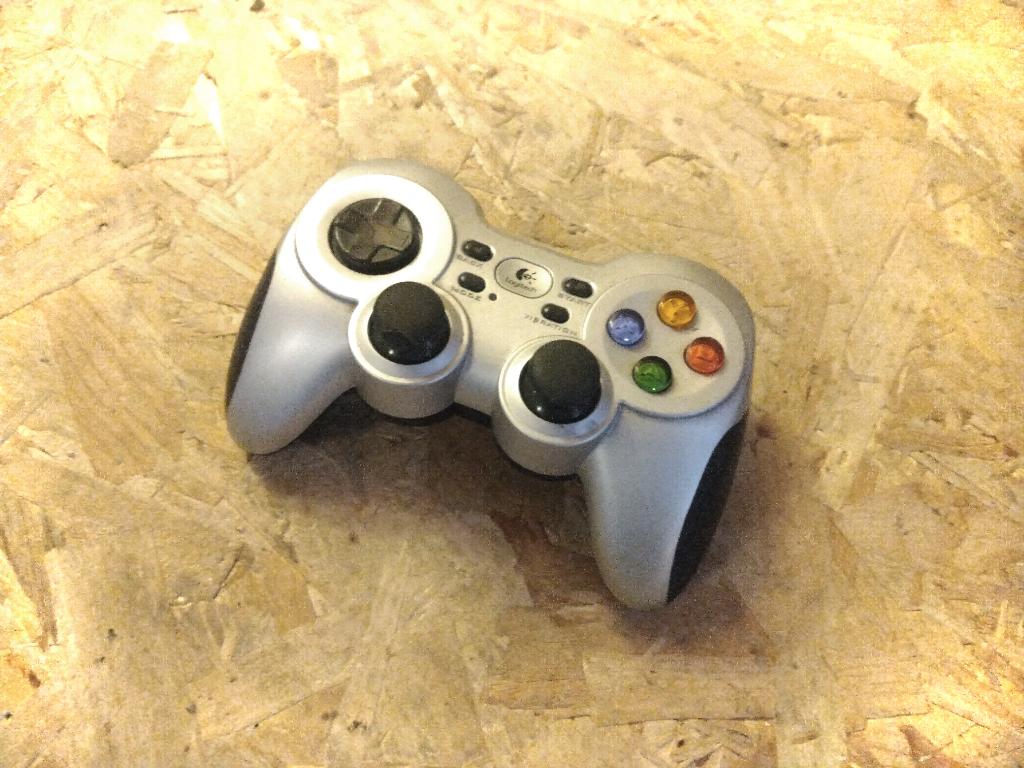 Manette gaming PC Logitech F710, Computers en Software, Joysticks, Zo goed als nieuw, Ophalen