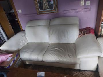 Lounge salon leer beige of crèmewit 2+ 2.5 pers beschikbaar voor biedingen