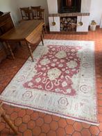 Grand tapis ancien, Enlèvement
