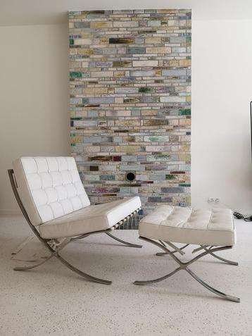 Barcelona chair met voetenbankje (replica) beschikbaar voor biedingen