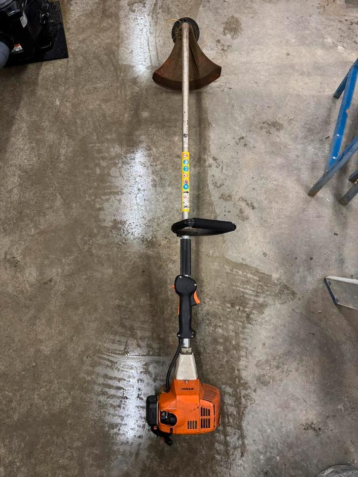 Débroussailleuse Stihl FS75, Jardin & Terrasse, Débroussailleuses, Utilisé, Essence, 10 à 30 cm, Enlèvement