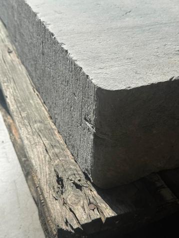 Mooie oude arduinen deur dorpel beschikbaar voor biedingen