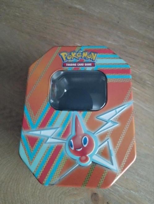 Pokemon mystery box medium, Hobby en Vrije tijd, Verzamelkaartspellen | Pokémon, Zo goed als nieuw, Ophalen