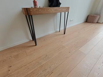 Bijzettafel te koop beschikbaar voor biedingen