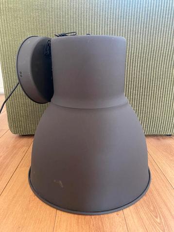 Lamp beschikbaar voor biedingen