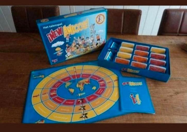 New Amigos NL /FR - NL / SP - NL / IT University Talen Games, Hobby en Vrije tijd, Gezelschapsspellen | Overige, Gebruikt, Drie of vier spelers