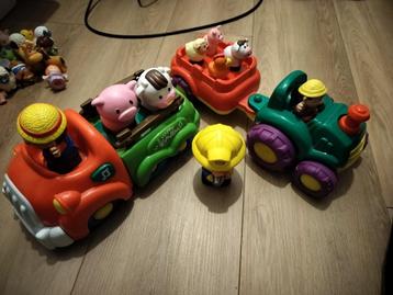 2x boer met tractor en boerderijdieren beschikbaar voor biedingen