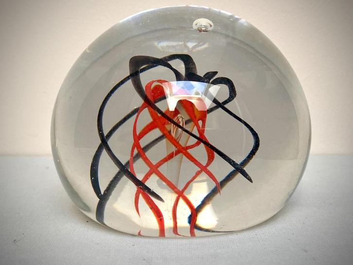 Val Saint Lambert Ancient Sulphide Ball Paper Press, Antiek en Kunst, Antiek | Glaswerk en Kristal, Ophalen of Verzenden