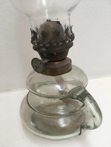 Lampe à huile en verre beschikbaar voor biedingen