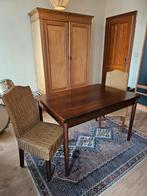 Tafel en twee rieten stoelen, Huis en Inrichting, Ophalen, Zo goed als nieuw