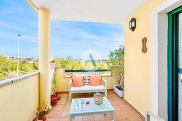 Charmant appartement op de eerste etage met zeezicht te koop beschikbaar voor biedingen