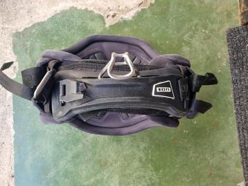 Kitesurf harnas Ion apex 8 (large)  beschikbaar voor biedingen