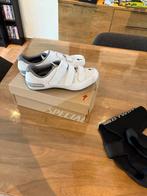 Koersschoenen + overschoentjes, Ophalen, Zo goed als nieuw, Schoenen
