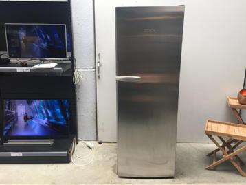 (56) Hoge wijnfrigo van het betere merk Miele beschikbaar voor biedingen