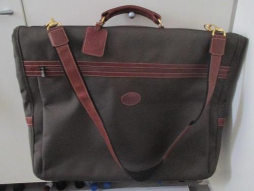 Longchamp - sac de voyage pliable pour homme, Bijoux, Sacs & Beauté, Sacs | Sacs de voyage & Petits Sacs de voyage, Enlèvement ou Envoi