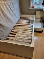 Bed met 2 schuiven. Nog in goede staat, Huis en Inrichting, Ophalen, Zo goed als nieuw