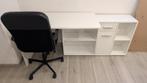 Wit bureau met IKEA-stoel in goede staat, Huis en Inrichting, Bureau