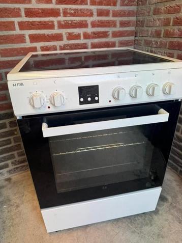 Elektrisch vitrokeramisch fornuis beschikbaar voor biedingen