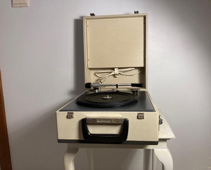 Vintage draagbare platenspeler Akzent Made in DDR 1971-1972, Antiek en Kunst, Antiek | Tv's en Audio, Ophalen of Verzenden