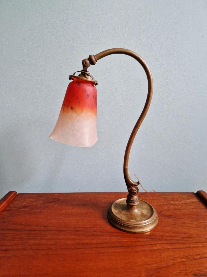 Schneider Art Deco bureaulamp in brons en tulp, 1920, Antiek en Kunst, Antiek | Verlichting, Ophalen of Verzenden