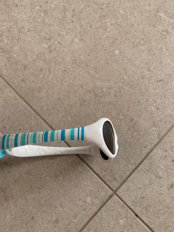 Zonnebril baby beschikbaar voor biedingen