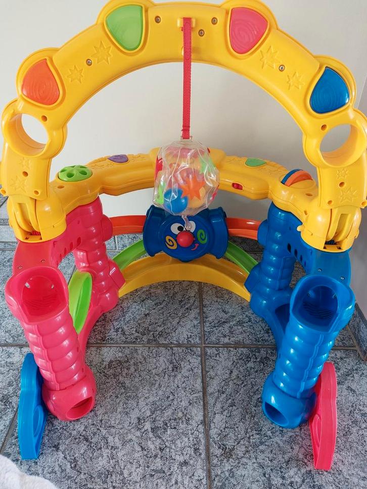 Fisher Price Babyspeelzone kruip en wandelspeelplaats, Enfants & Bébés, Jouets | Tables de jeux, Utilisé, Enlèvement