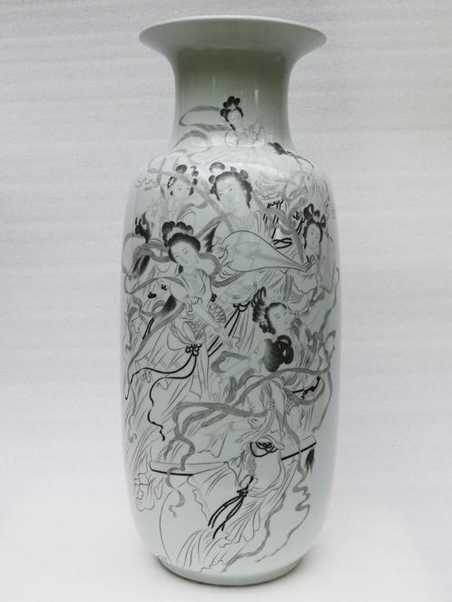 Grand vase - porcelaine gravée - Décor chinois - 9 musiciens, Antiquités & Art, Antiquités | Vases, Enlèvement