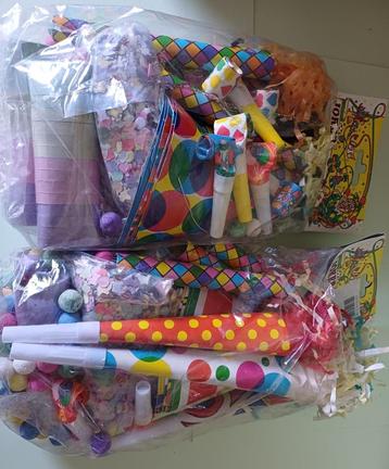 Set confettimutsen fluit alles voor het feest beschikbaar voor biedingen