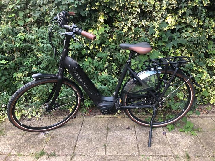 Gazelle Grenoble C8 bosch motor elektrisch dames fiets ebike, Fietsen en Brommers, Elektrische fietsen, Zo goed als nieuw, Gazelle