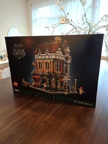 LEGO Tudor Corner (nieuw in seal) beschikbaar voor biedingen