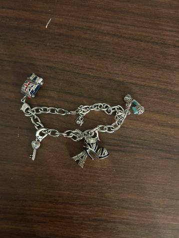 Swarovski armband beschikbaar voor biedingen