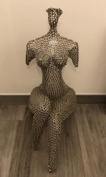 Femme en boulons, Enlèvement, Comme neuf