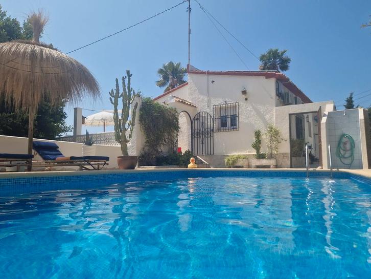 Discrete boutique stijl villa in Calpe te huur, Vakantie, Vakantiehuizen | Spanje, Costa Blanca, Landhuis of Villa, Stad, Aan zee