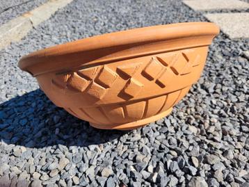 Terra cotta/ hangende plantenbak beschikbaar voor biedingen