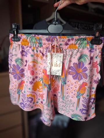 Nieuwe lichte Wild rose T2 shorts beschikbaar voor biedingen