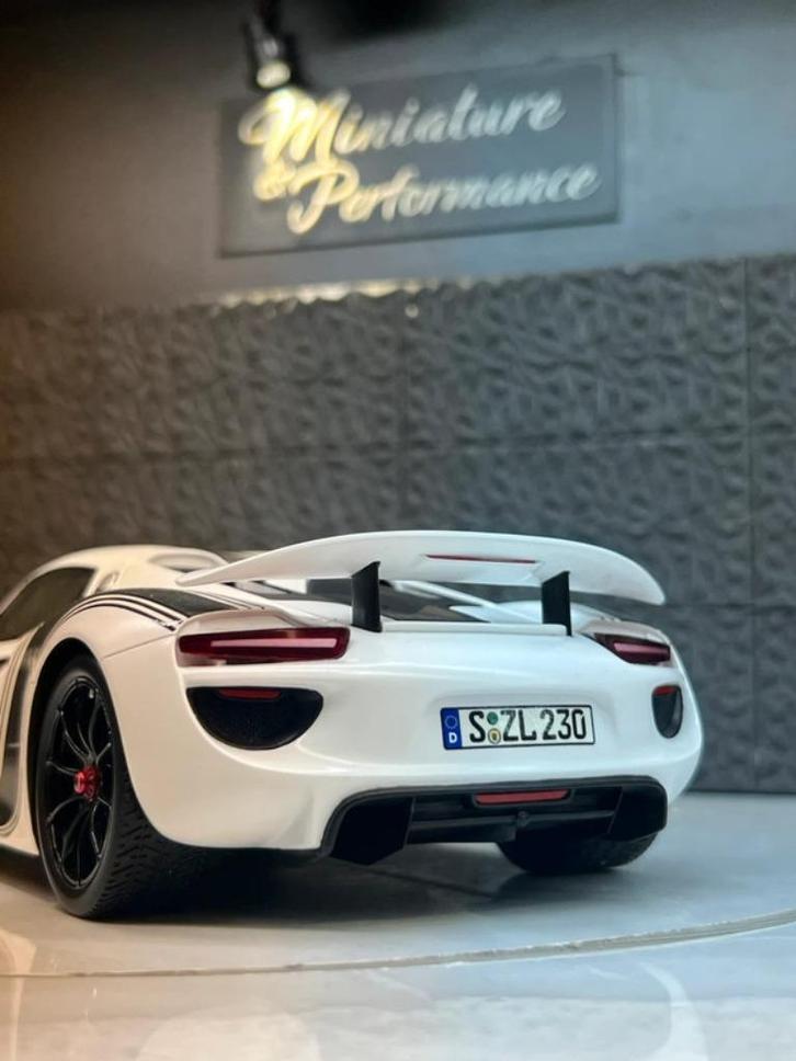 1/18 Porsche 918, Hobby en Vrije tijd, Modelauto's | 1:18, Zo goed als nieuw, Auto, Ophalen of Verzenden